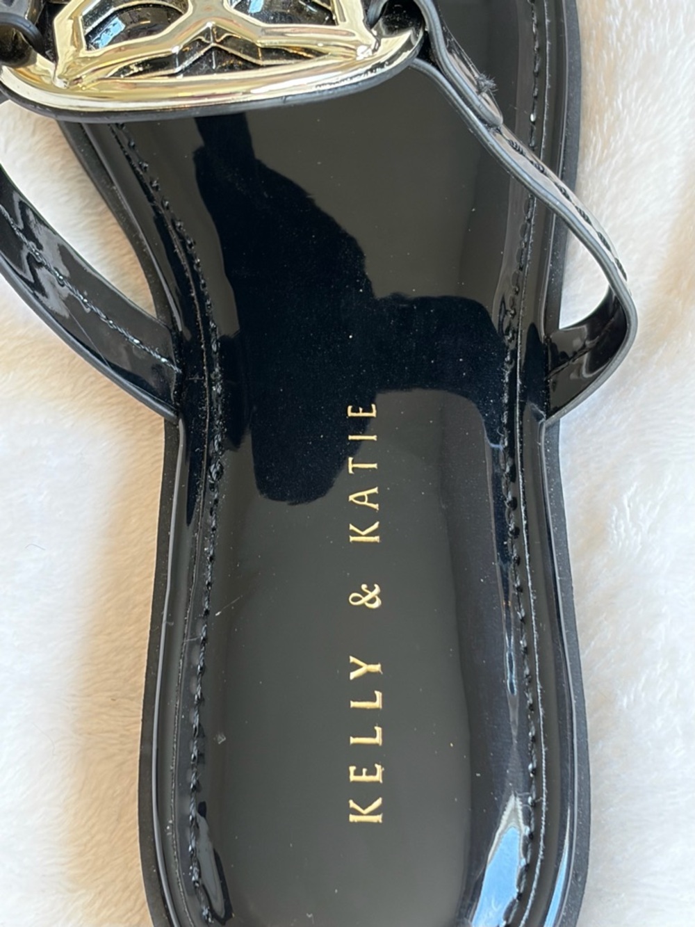 Kelly & Katie Black Patent Thong Sandals with Gold Medallion Accent - Picture 3 of 3
